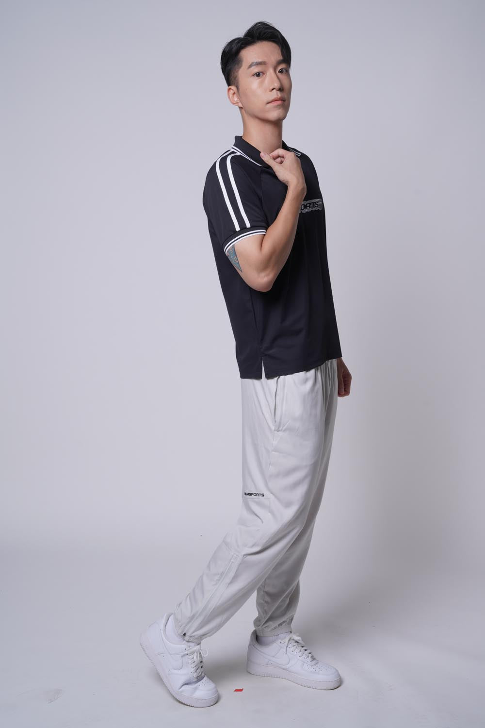 Court Shield Tapered Jogger